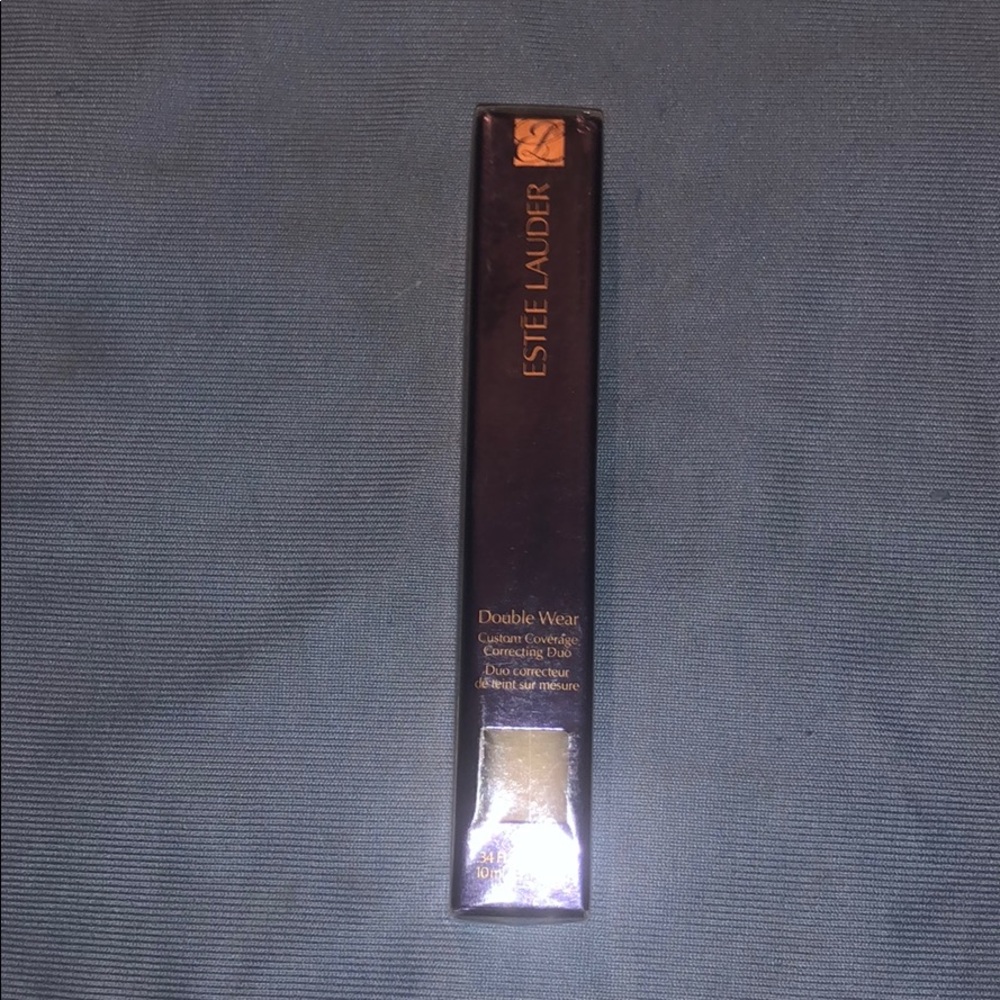 Double wear custom coverage and correcting duo